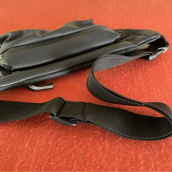 NEW! GASTON LUGA Black Spläsh Hip Fanny Pack Crossbody Bag Fannypack - Picture 4 of 12